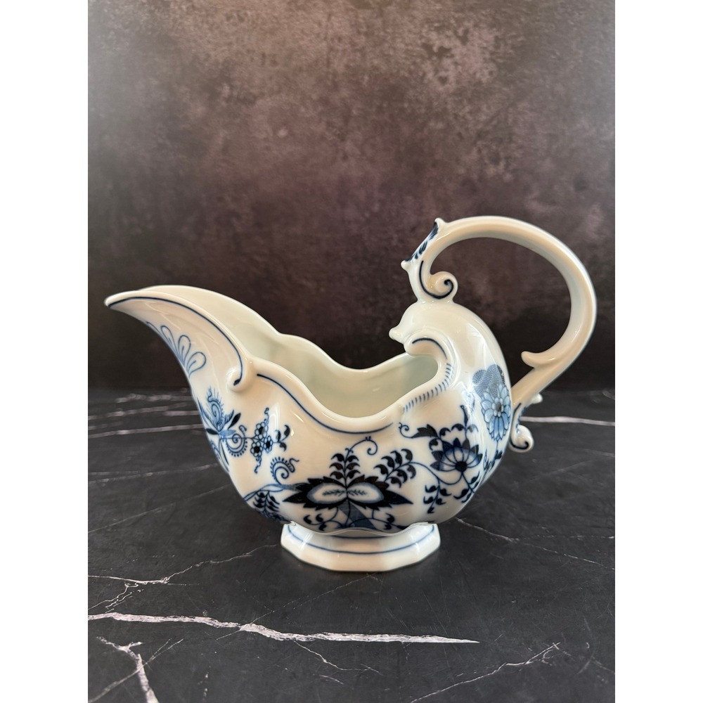VTG Blue Danube Porcelain Blue Onion Gravy or Sauce Boat 4x6x9in Banner Stamp